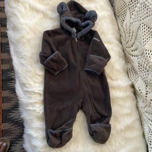 Columbia zip up fleece suit. Unisex